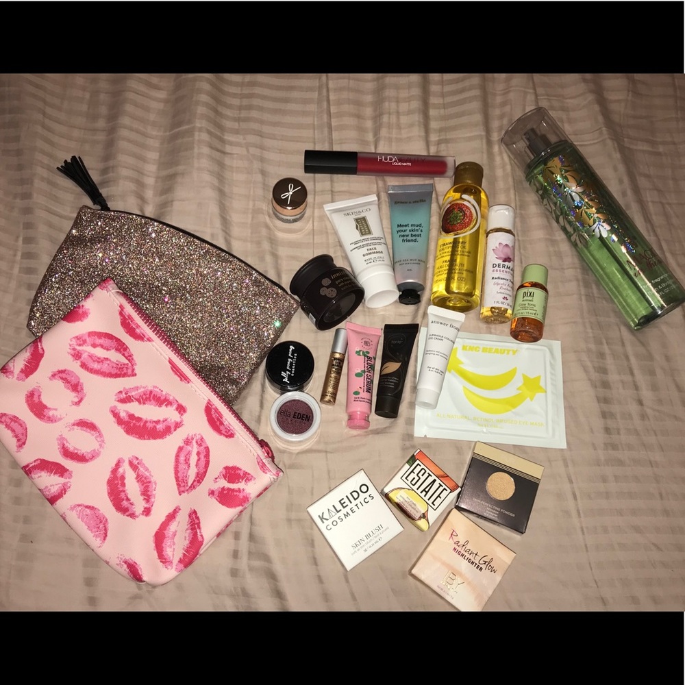 Cosmetic samples & full sizes!